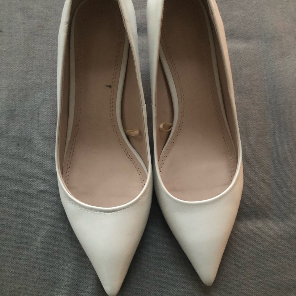 Zara low heeled shoes - size 7
